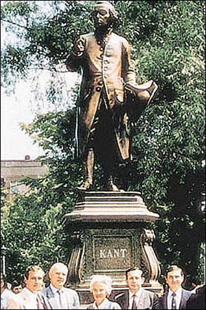 Kant in Königsberg. 1992 wird sein Denkmal enthüllt 