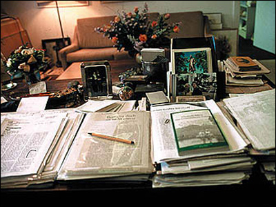 <b>1946 - 2002   Die Journalistin bei der ZEIT in Hamburg</b><br><br>Ihr Schreibtisch im 6. Stock des Pressehauses