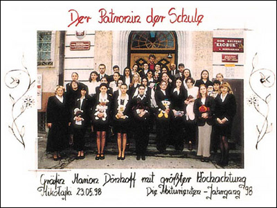  Der Abiturienten-Jahrgang 1998 des Marion-Dönhoff-Lyzeums in Mikolajki, früher Nikolaiken